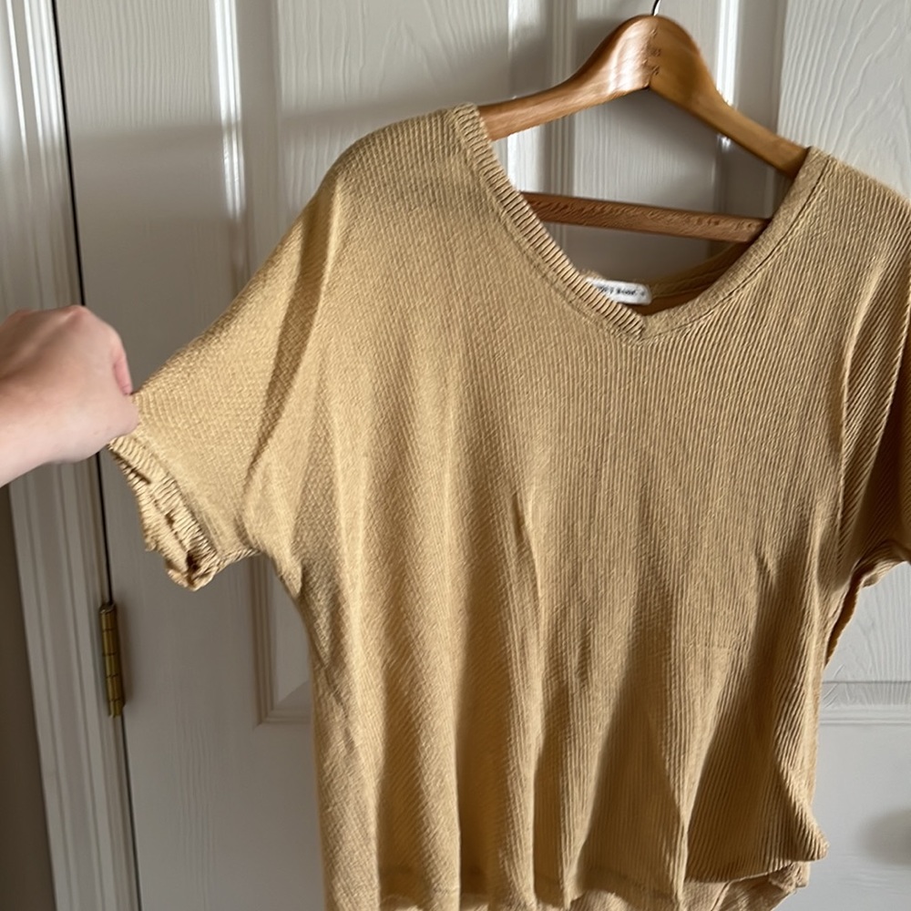 Project Basic Ribbed Short Sleeve Yellow V-Neck Top Size Medium - Picture 4 of 7